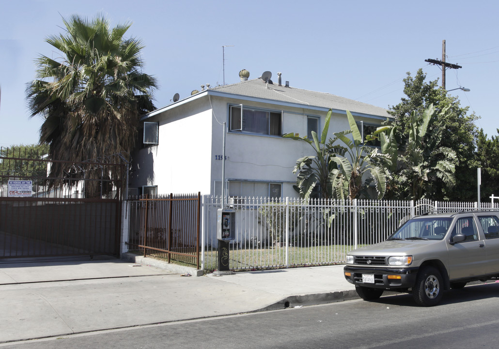 11958 Hart St in North Hollywood, CA - Building Photo