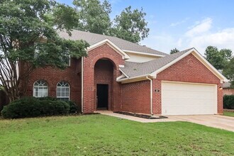 327 Stately Oak Ln in Lake Dallas, TX - Building Photo - Building Photo