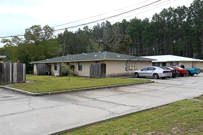 2503 Minnesota Ave in Lynn Haven, FL - Building Photo - Building Photo