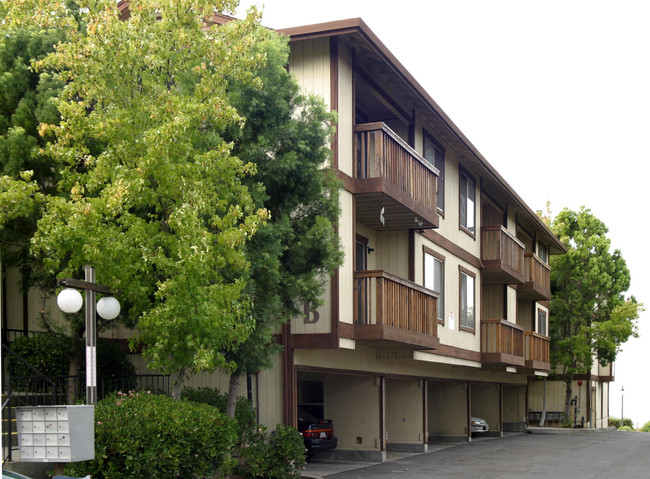 401 Laurel Ave in Pinole, CA - Foto de edificio - Building Photo