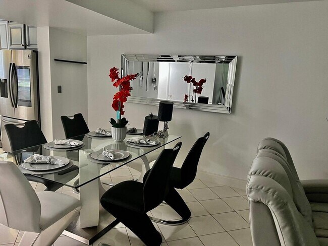 4455 Luxemburg Ct in Greenacres, FL - Building Photo - Building Photo