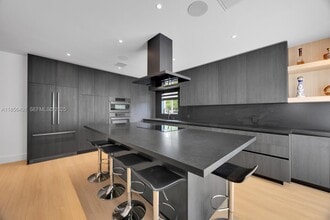 5827 SW 69th Ct in Miami, FL - Building Photo - Building Photo