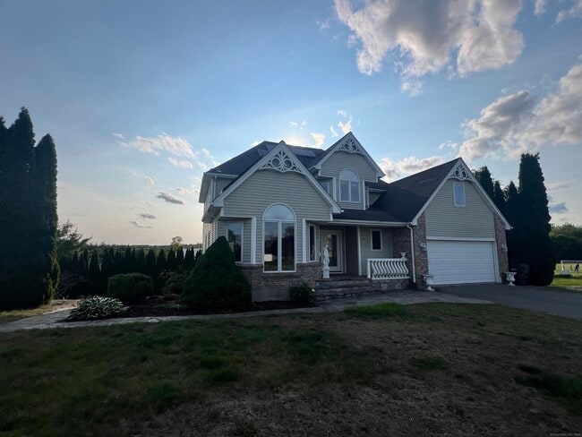 24 Edwin Ln in Thomaston, CT - Building Photo - Building Photo