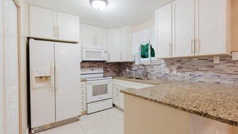 3760 N Jog Rd in West Palm Beach, FL - Building Photo