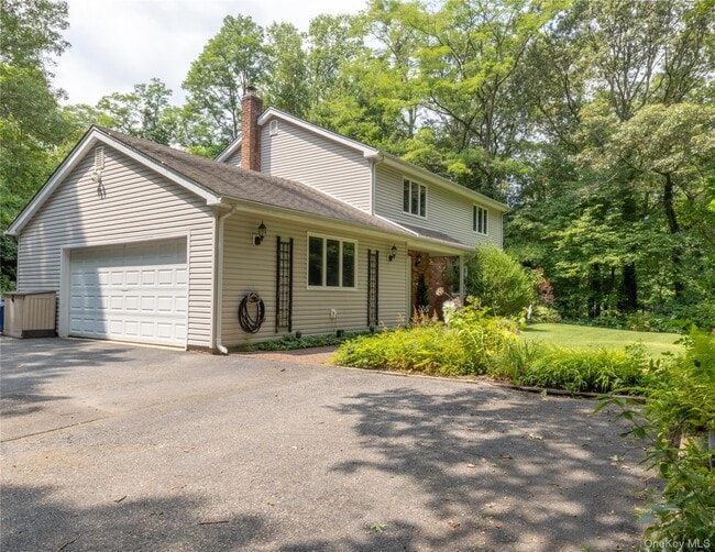177 Beverly Rd in Huntington Station, NY - Building Photo - Building Photo