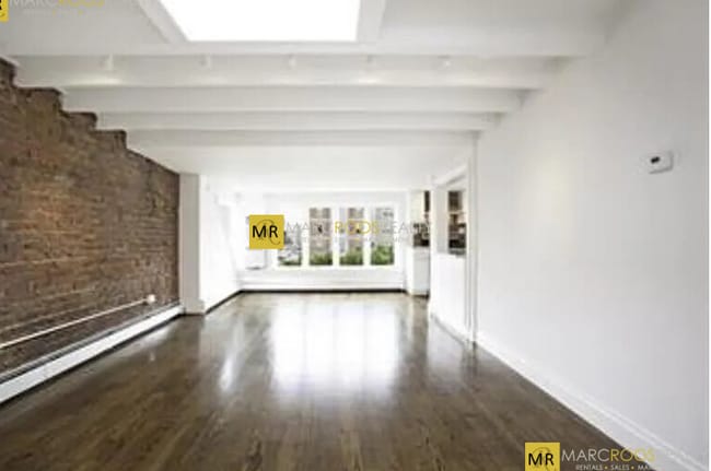 property at 12 Aberdeen St