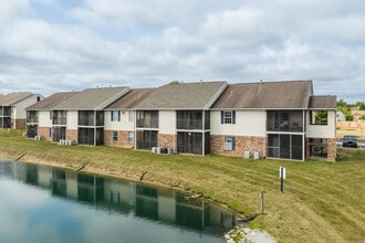 Island Club in Fort Wayne, IN - Foto de edificio - Building Photo