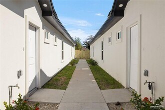 18 Monaco Dr in San Juan, TX - Building Photo - Building Photo