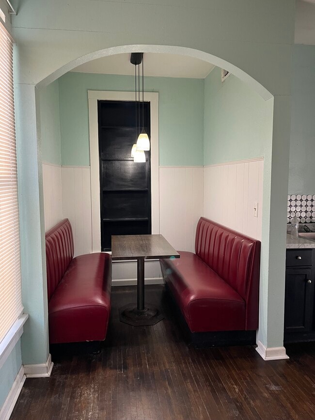 property at 400 E 11th Ave