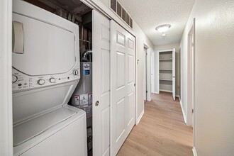 Rock Peak on Sunset Apartments in Longmont, CO - Building Photo - Building Photo