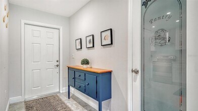7820 Palm Aire Ln in Sarasota, FL - Building Photo - Building Photo