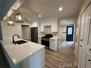 1155 Currier Ave in Simi Valley, CA - Building Photo - Building Photo