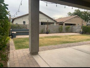 2217 W Betty Elyse Ln in Phoenix, AZ - Building Photo - Building Photo