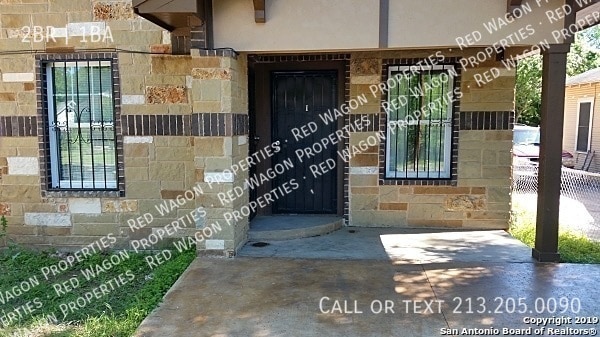 236 E Dullnig Ct in San Antonio, TX - Building Photo - Building Photo