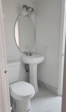 530 NW 114th Ave in Miami, FL - Building Photo - Building Photo