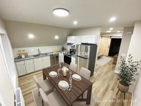 46 Main Rd S, Unit B in Hampden, ME - Building Photo