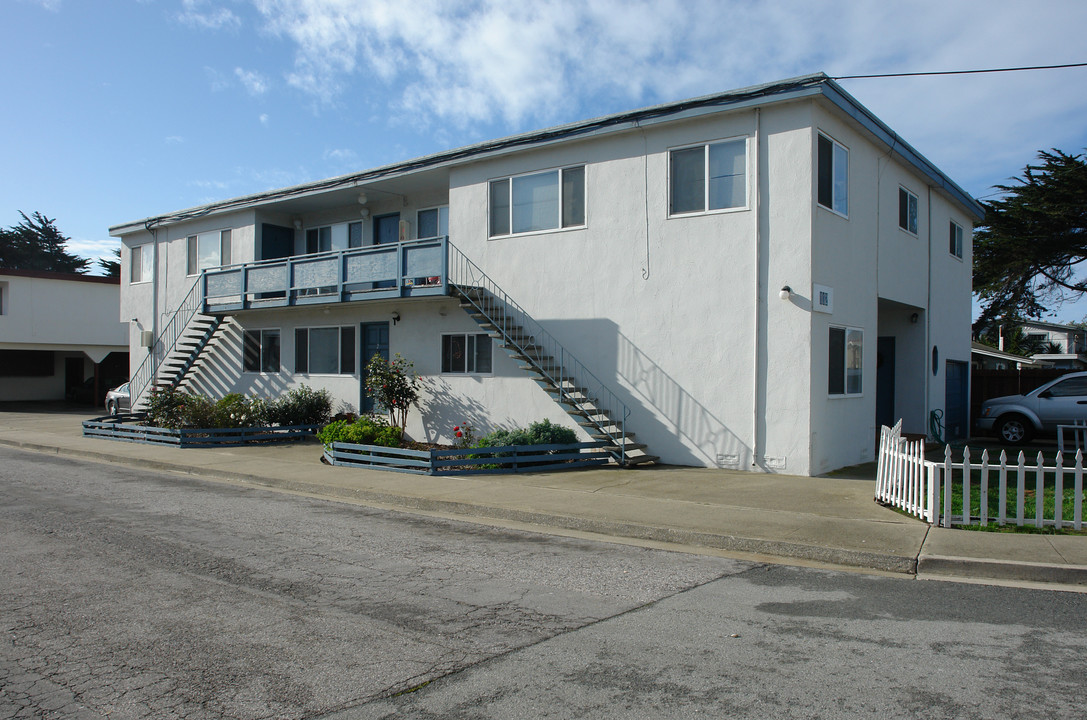 112 Brighton Rd in Pacifica, CA - Foto de edificio