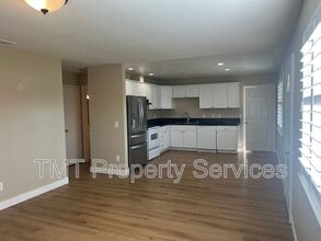 8631 Hummingbird Way in Elk Grove, CA - Building Photo - Building Photo