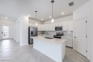 2434 Orchard St in Naples, FL - Building Photo - Building Photo