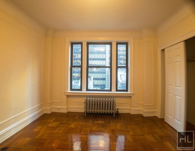 West 55th Street, Unit 7C in New York, NY - Building Photo - Building Photo