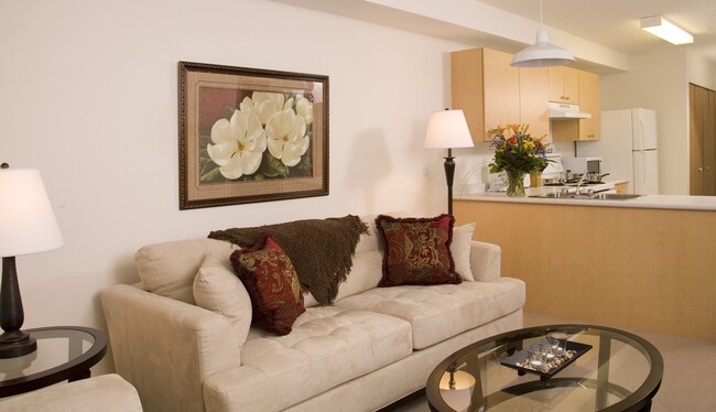 Wellington Manor in Saskatoon, SK - Building Photo - Building Photo