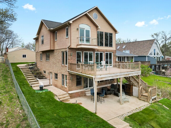 11589 Ember Rd in Davisburg, MI - Foto de edificio - Building Photo