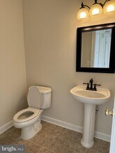 7267 Sallie Collins Dr in Ruther Glen, VA - Foto de edificio - Building Photo