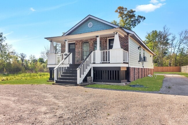 3042 Opelousas St-Unit -Unit B in Lake Charles, LA - Building Photo - Building Photo
