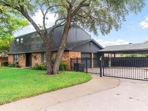 5913 Meredith Ln in Fort Worth, TX - Building Photo - Building Photo