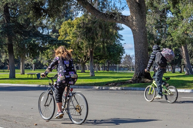 Apartments for rent in Tower District, CA