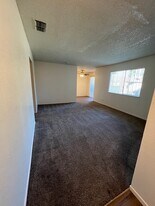 Lindsay Apartments in Fresno, CA - Building Photo