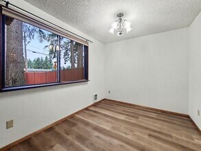 14327-14123 123rd Ave NE in Kirkland, WA - Building Photo - Building Photo