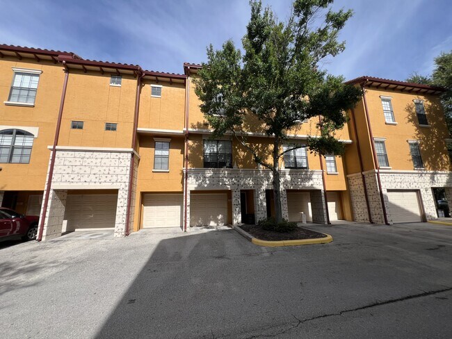 6133 Metrowest Blvd in Orlando, FL - Building Photo - Building Photo
