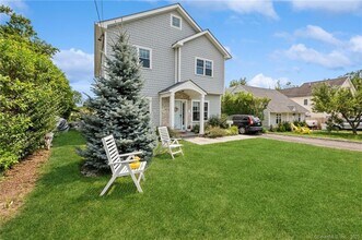19 Albin Rd in Stamford, CT - Foto de edificio - Building Photo