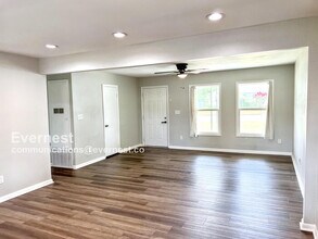 3302 Village Dr SW in Huntsville, AL - Foto de edificio - Building Photo