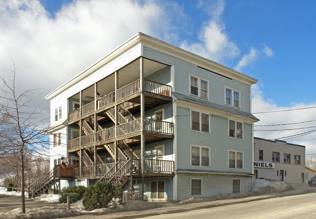 40 Mount Vernon Ave in Augusta, ME - Building Photo