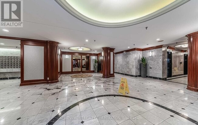 1121 Steeles Ave W in Toronto, ON - Building Photo - Building Photo