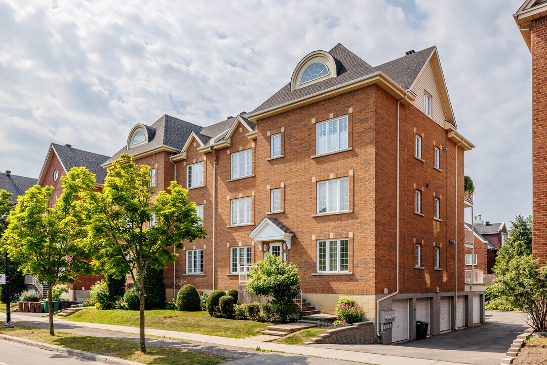 1598 Alexis-Nihon Boul in St. Laurent, QC - Building Photo