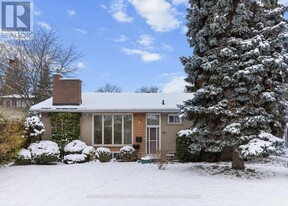 11 Merredin Pl in Toronto, ON - Building Photo