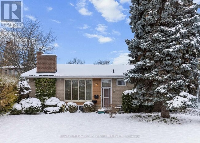 property at 11 Merredin Pl