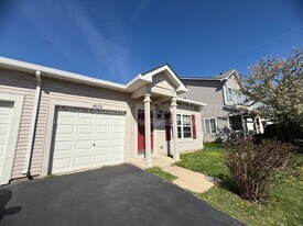 1652 Cesario Dr in Hampshire, IL - Building Photo