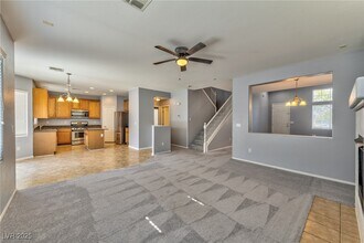 304 Iron Summit Ave in North Las Vegas, NV - Building Photo - Building Photo
