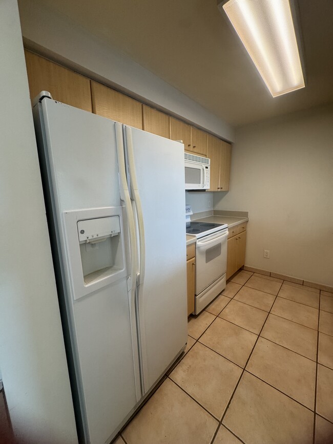 690 SW 1st Ct, Unit 1934 in Miami, FL - Foto de edificio - Building Photo