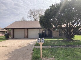 2110 Hinkle Ave in Killeen, TX - Building Photo