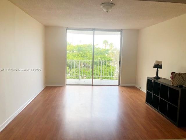 482 NW 165th St in Miami, FL - Building Photo - Building Photo