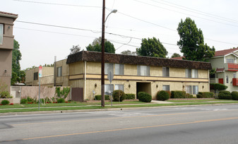 13833 Victory Blvd Apartments