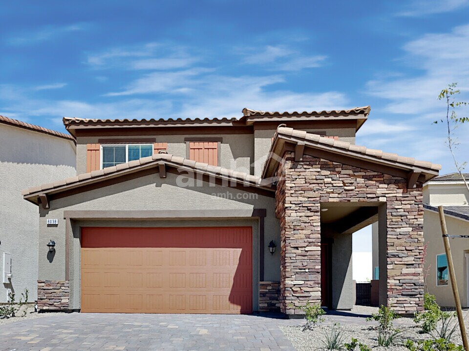 6038 Theodore St in North Las Vegas, NV - Foto de edificio