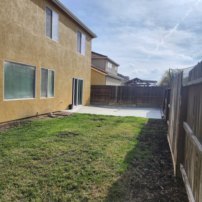 431 Morena Dr in Los Banos, CA - Building Photo - Building Photo