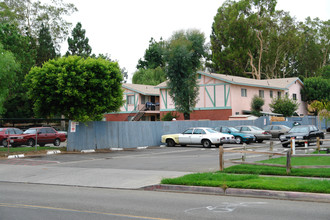 820 E Mission Ave in Escondido, CA - Building Photo - Building Photo