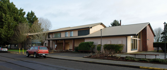 Lindeborg Place in Junction City, OR - Building Photo - Building Photo